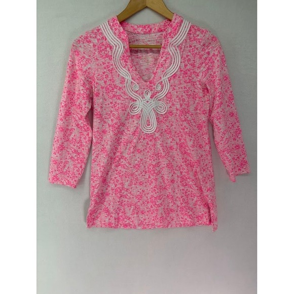 Lilly Pulitzer Tops - Lilly Pulitzer Womens XS Kaia Knit Tunic Top Invest A Gator‎ Floral Pink Shanty